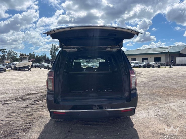 2021-chevrolet-tahoe-image-18
