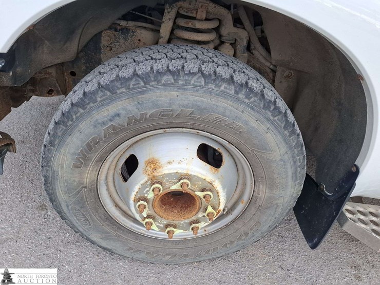 2012-ford-f350-image-28