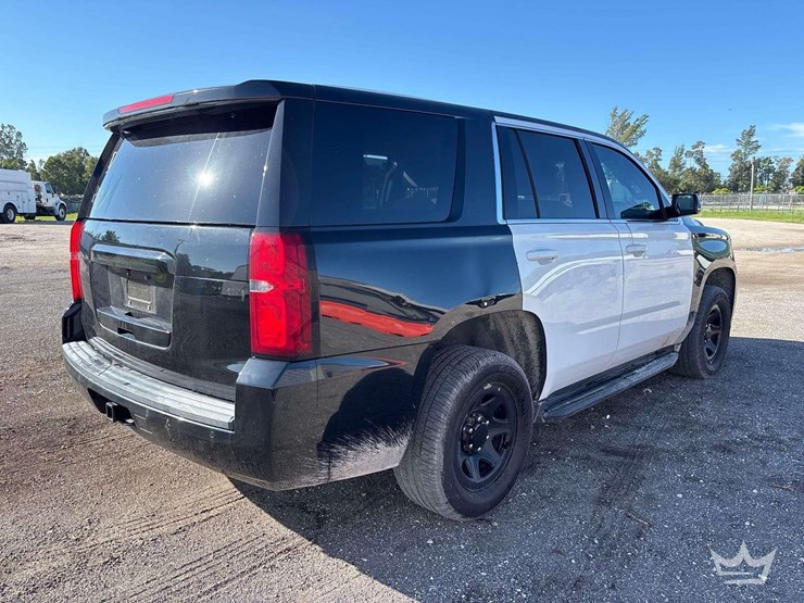 2019-chevrolet-tahoe-image-3