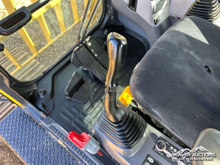 2006-komatsu-pc270-lc-7l-image-76