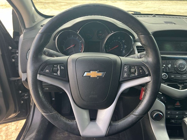 2014-chevrolet-cruze-4-door-sedan-(101,237-miles)-image-12