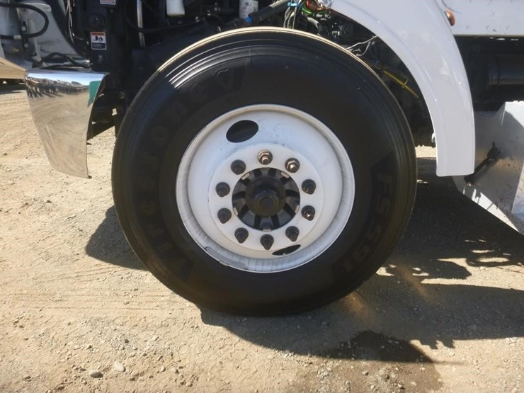2023-peterbilt-337-image-19