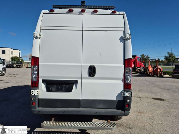non-operable-2014-ram-promaster-cargo-van-image-6
