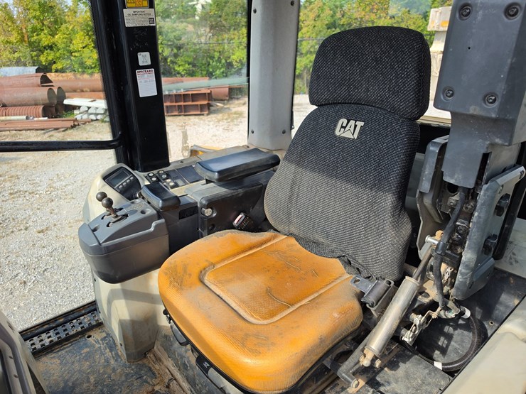 2007-caterpillar-953d-image-46