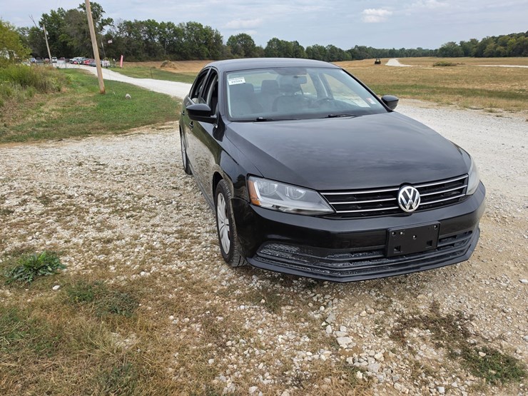 #25322-•-2017-volkswagen-jetta-passenger-car-image-20