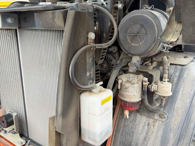 2021-hitachi-zw50-5b-image-14