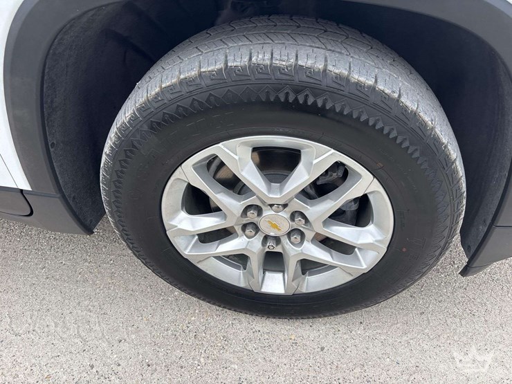 2021-chevrolet-traverse-image-30
