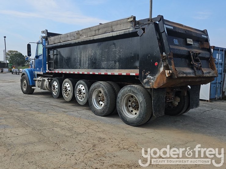 2019-freightliner-122sd-image-4