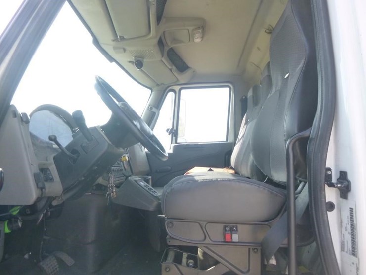 2003-international-workstar-7300-image-8