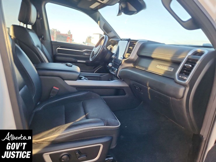 2022-dodge-1500-image-17