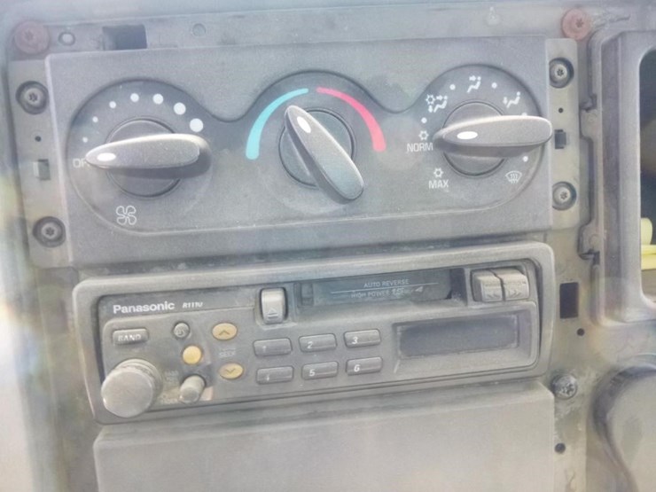 2005-international-durastar-4200-image-13