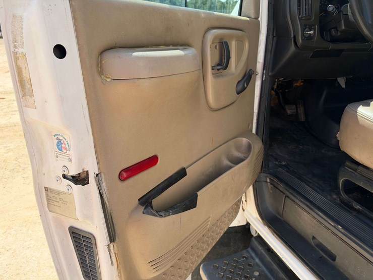2008-utility-van-image-9