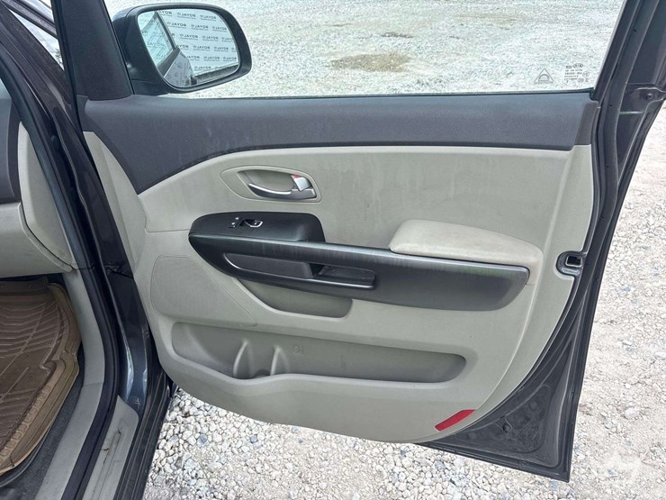 2015-kia-sedona-image-18