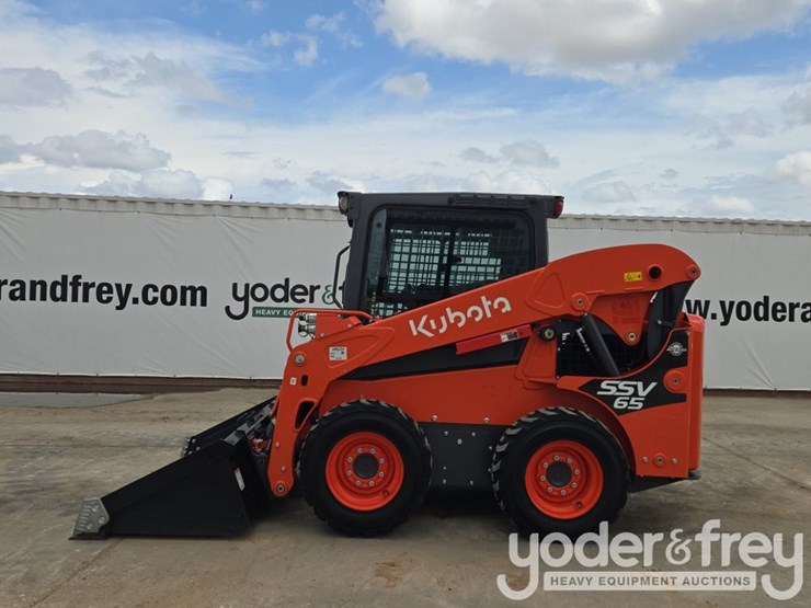 2024-kubota-ssv65-image-2