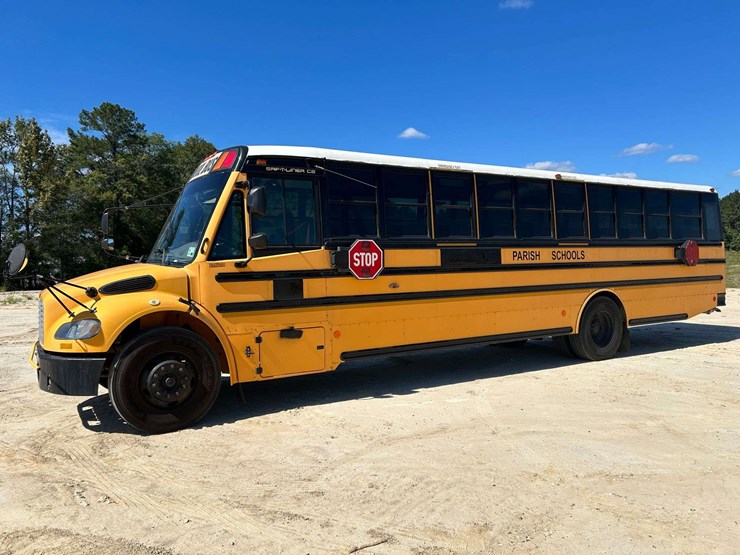 2016-freightliner-b2-image-1