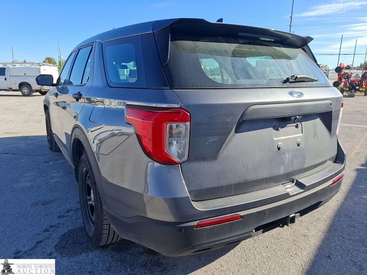 2020-ford-explorer-image-7
