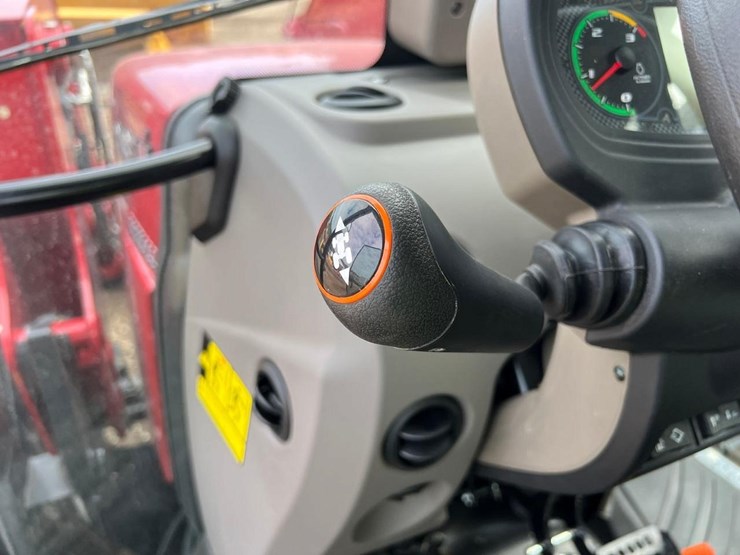 2025-case-ih-farmall-120c-image-25