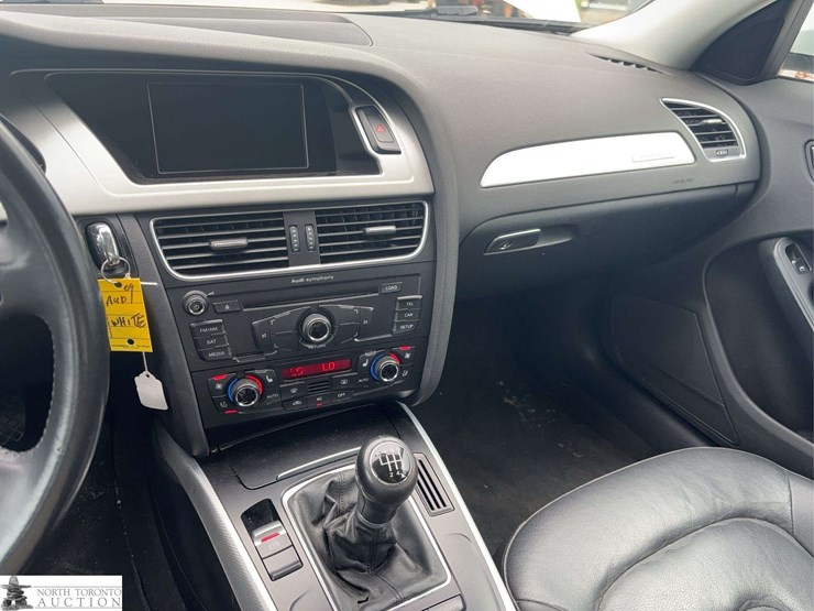 2009-audi-a4-image-12