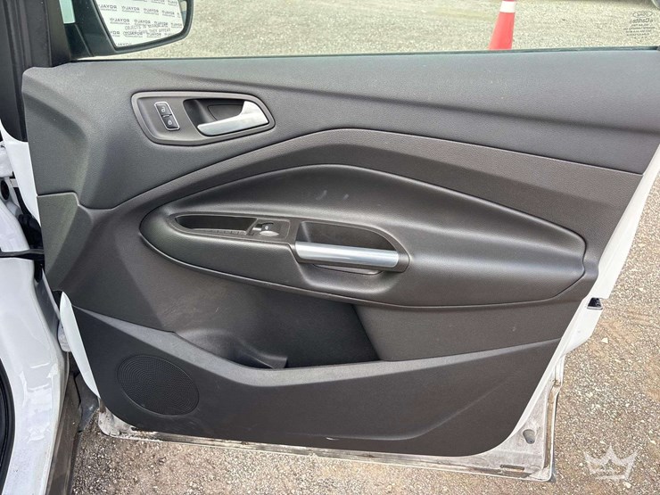 2016-ford-escape-image-19