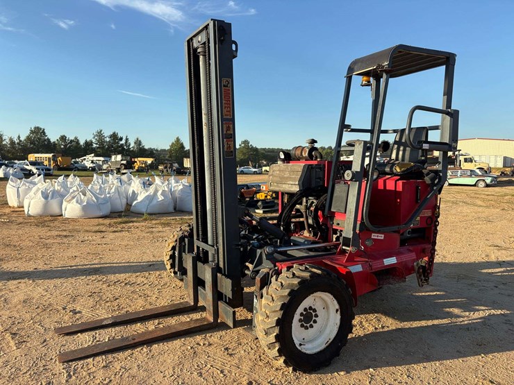 2004-moffett-m5500-image-1