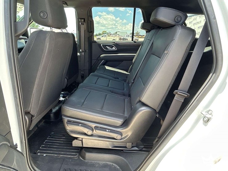 2022-chevrolet-tahoe-image-21