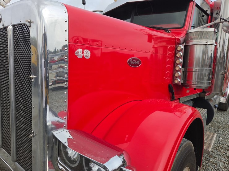 #1408-•-2014-peterbilt-388-sleeper-cab-truck-tractor-image-12