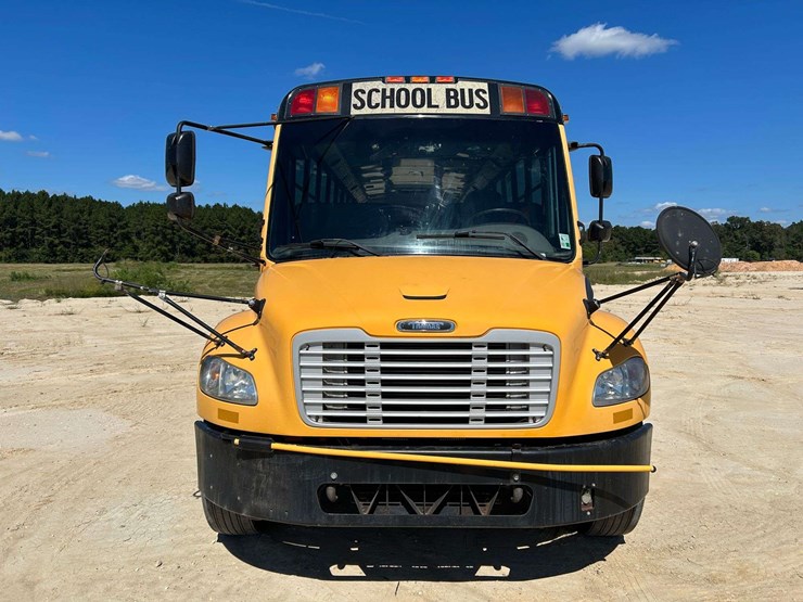 2016-freightliner-b2-image-5