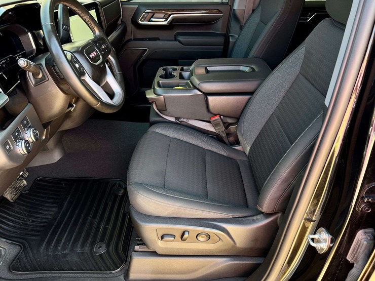 2024-gmc-sierra-1500-image-28