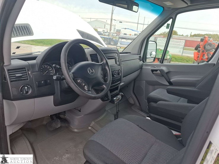 2012-mercedes-benz-sprinter-2500-image-10