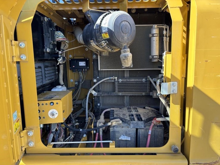 2020-caterpillar-313flgc-image-44