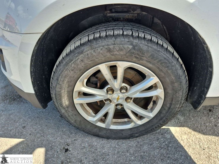 2017-chevrolet-equinox-image-19