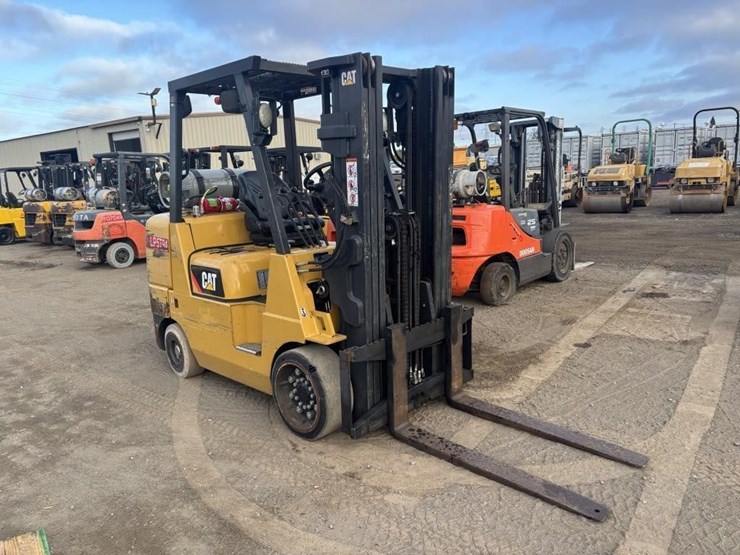 2020-caterpillar-gc40k-image-2