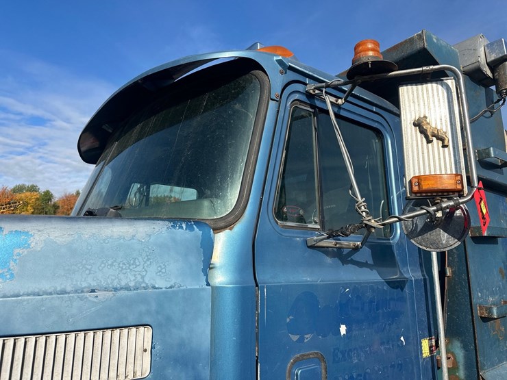 1994-mack-cl713-image-16