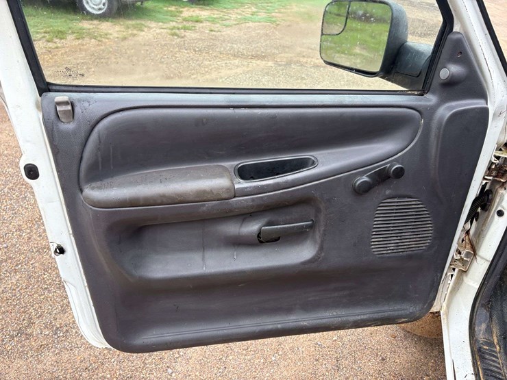 2001-dodge-ram-3500-image-8