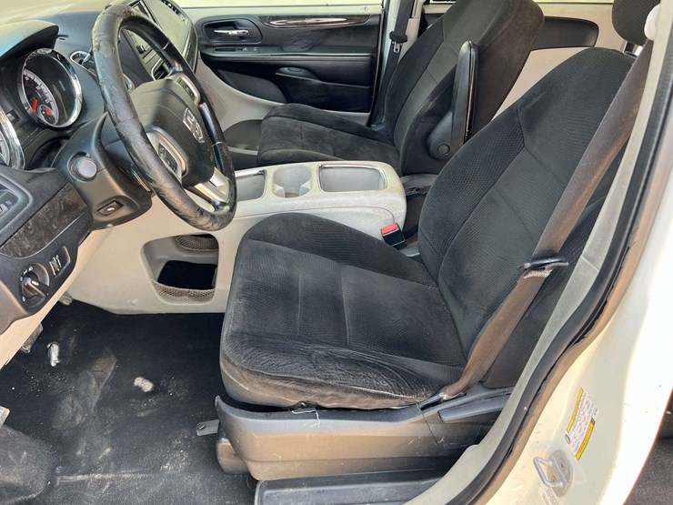 2013-dodge-grand-caravan-image-18