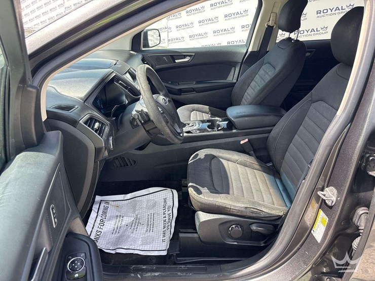 2016-ford-edge-image-16