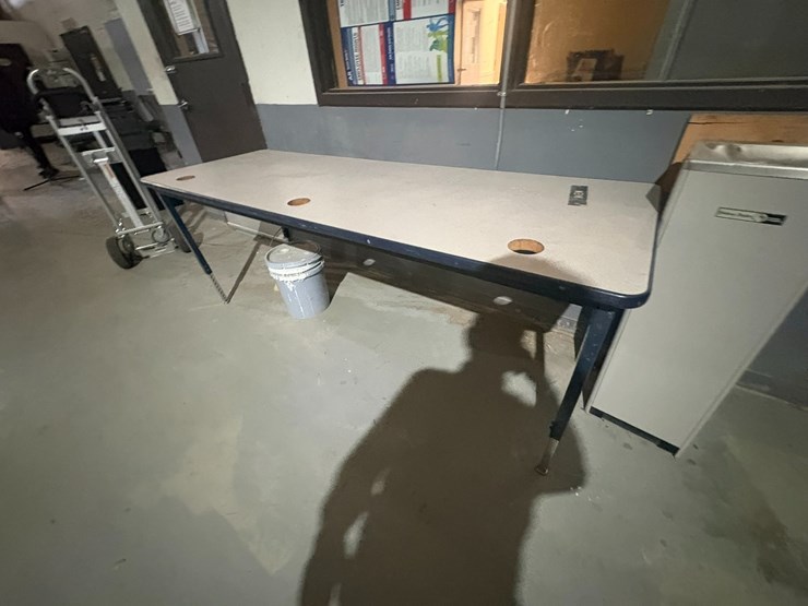 #42121-•-lot-of-desk,-chair-&-table-image-3