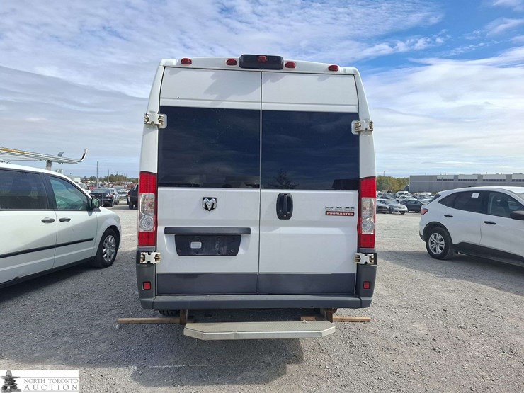 non-operable-2017-ram-promaster-cargo-van-image-6