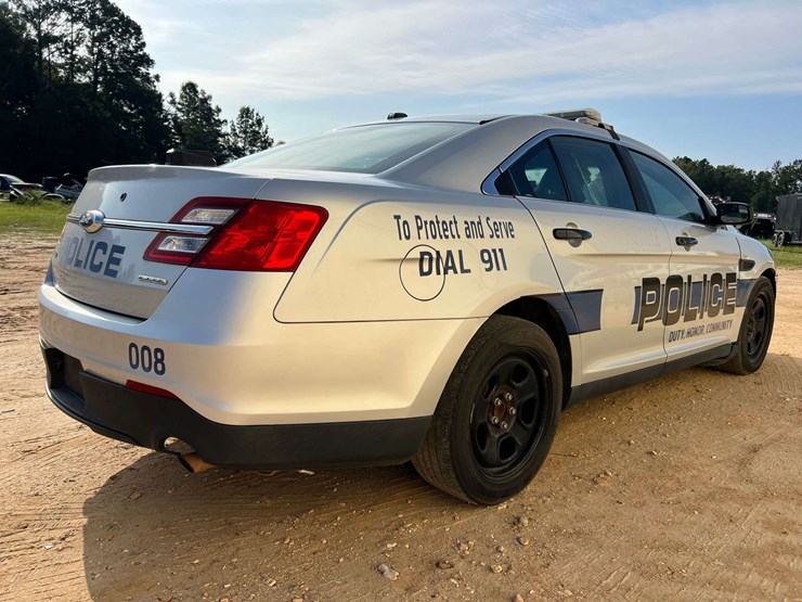 2016-ford-taurus-police-interceptor-sedan-(82,733-miles)-image-3