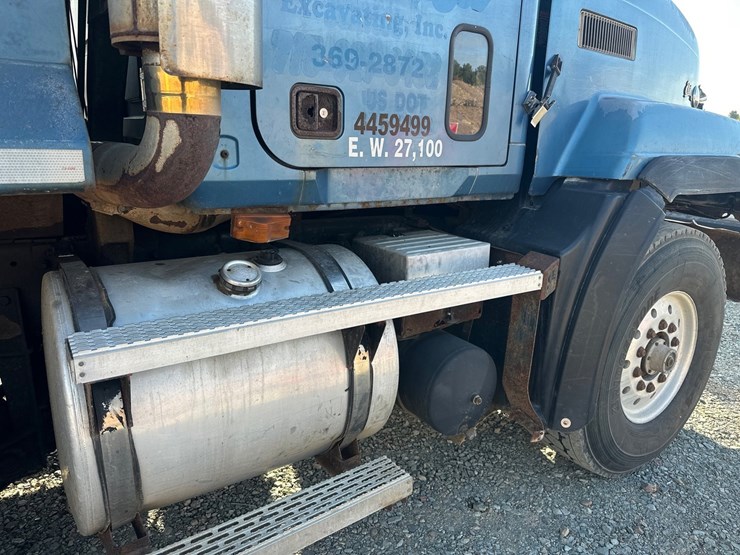1994-mack-cl713-image-15