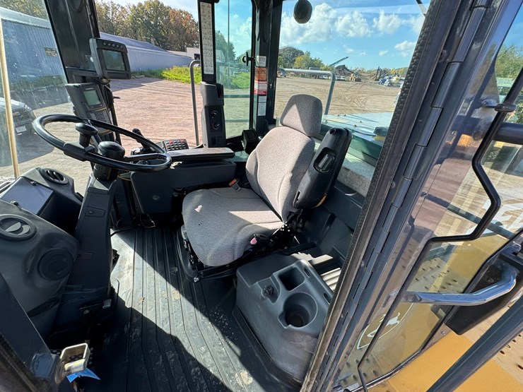 deere-744k-image-44