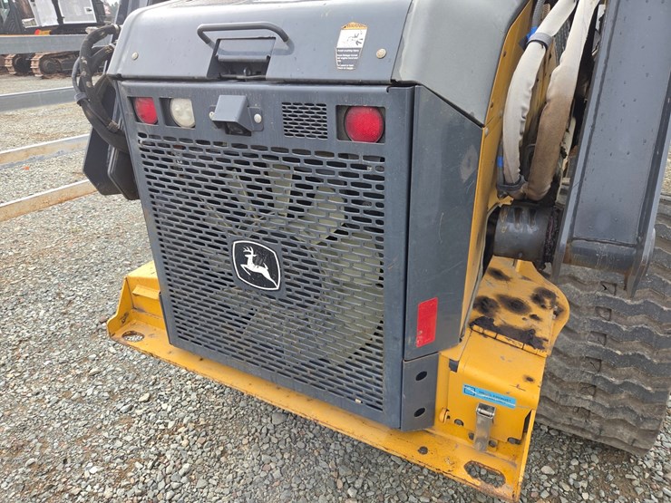 2020-deere-331g-image-25