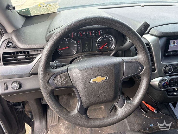 2015-chevrolet-tahoe-image-15