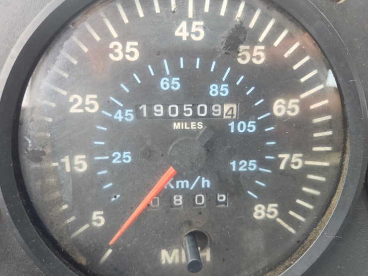 2000-mack-ch613-image-44