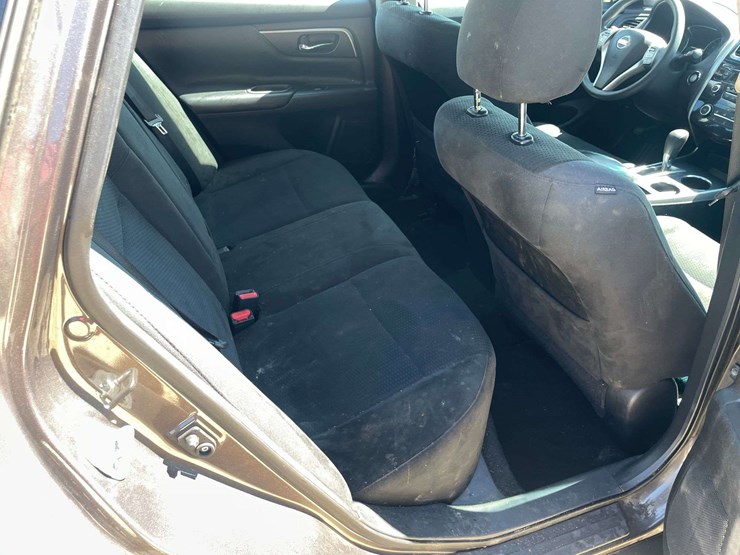 2015-nissan-altima-s-4-door-sedan-(149,037-miles)-image-16