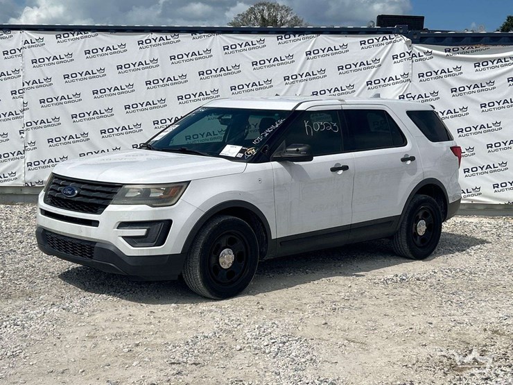 2017-ford-explorer-image-1