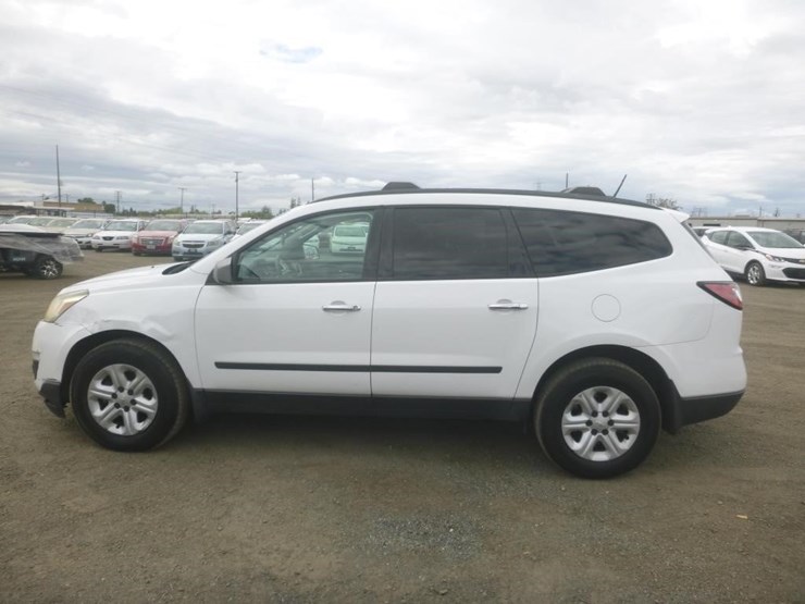 2017-chevrolet-traverse-image-5