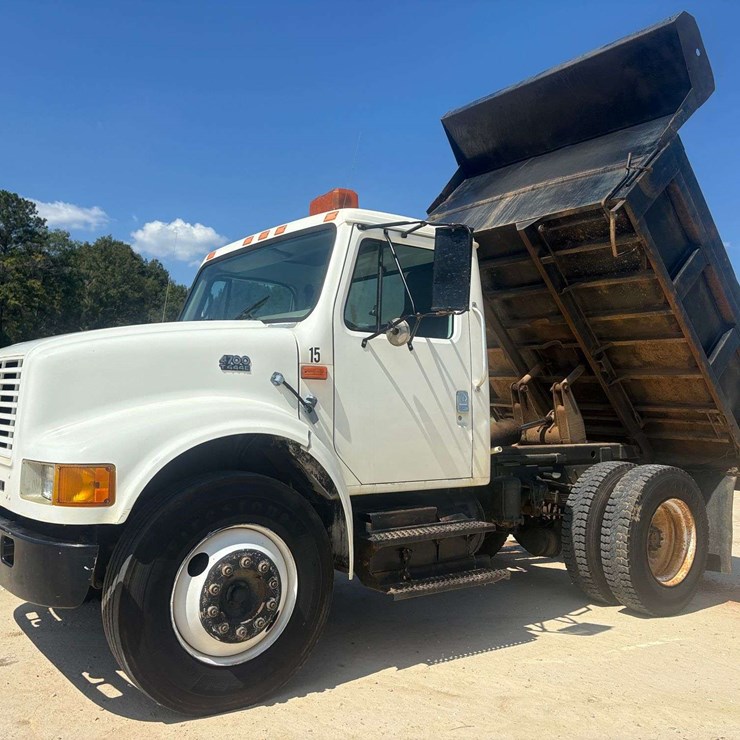 2000 INTERNATIONAL 4700