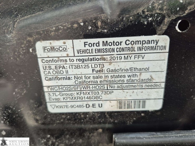 2019-ford-explorer-image-17
