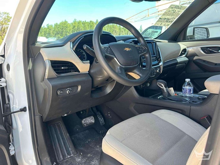 2022-chevrolet-traverse-image-13